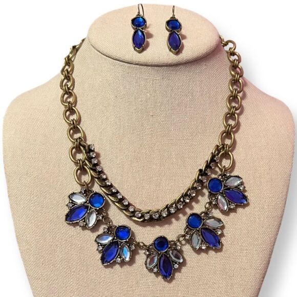 NWT Blue Purple And Clear Rhinestone Gold Statement Necklace And Earrings Set - Picture 1 of 3